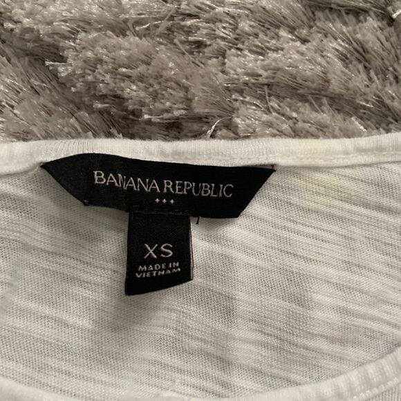 🏷️ 5 for $25 - BANANA Republic Top - Picture 4 of 4